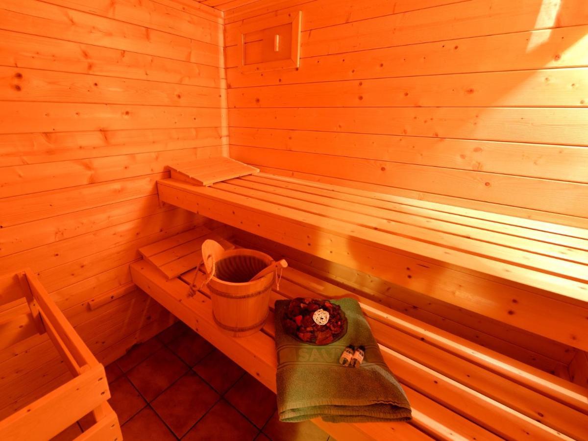 Nice Flat With Sauna Covered Terrace Garden And Tree House For Children Zandt Exteriér fotografie